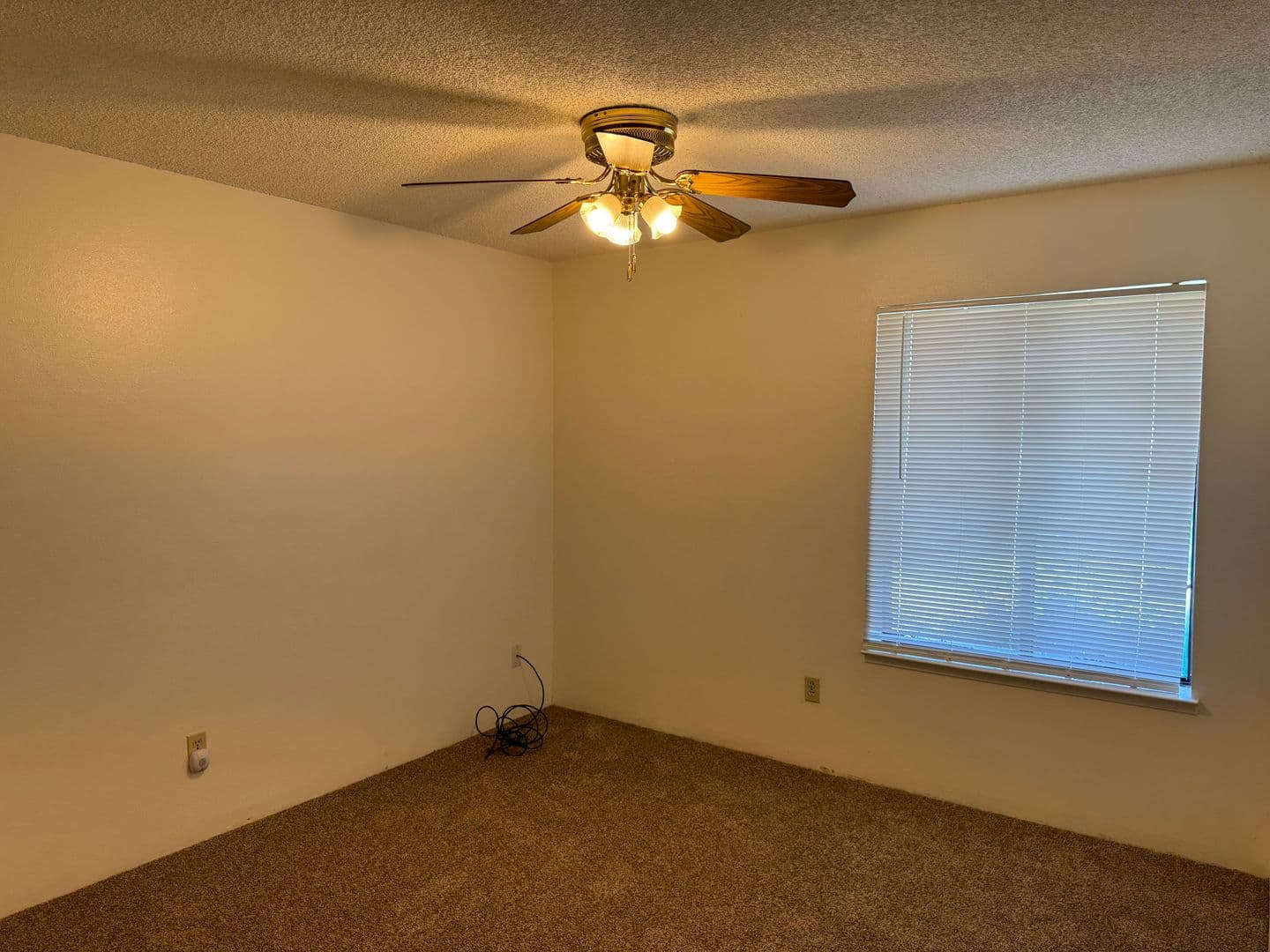 Bakersfield House: 6005 Derrick Street