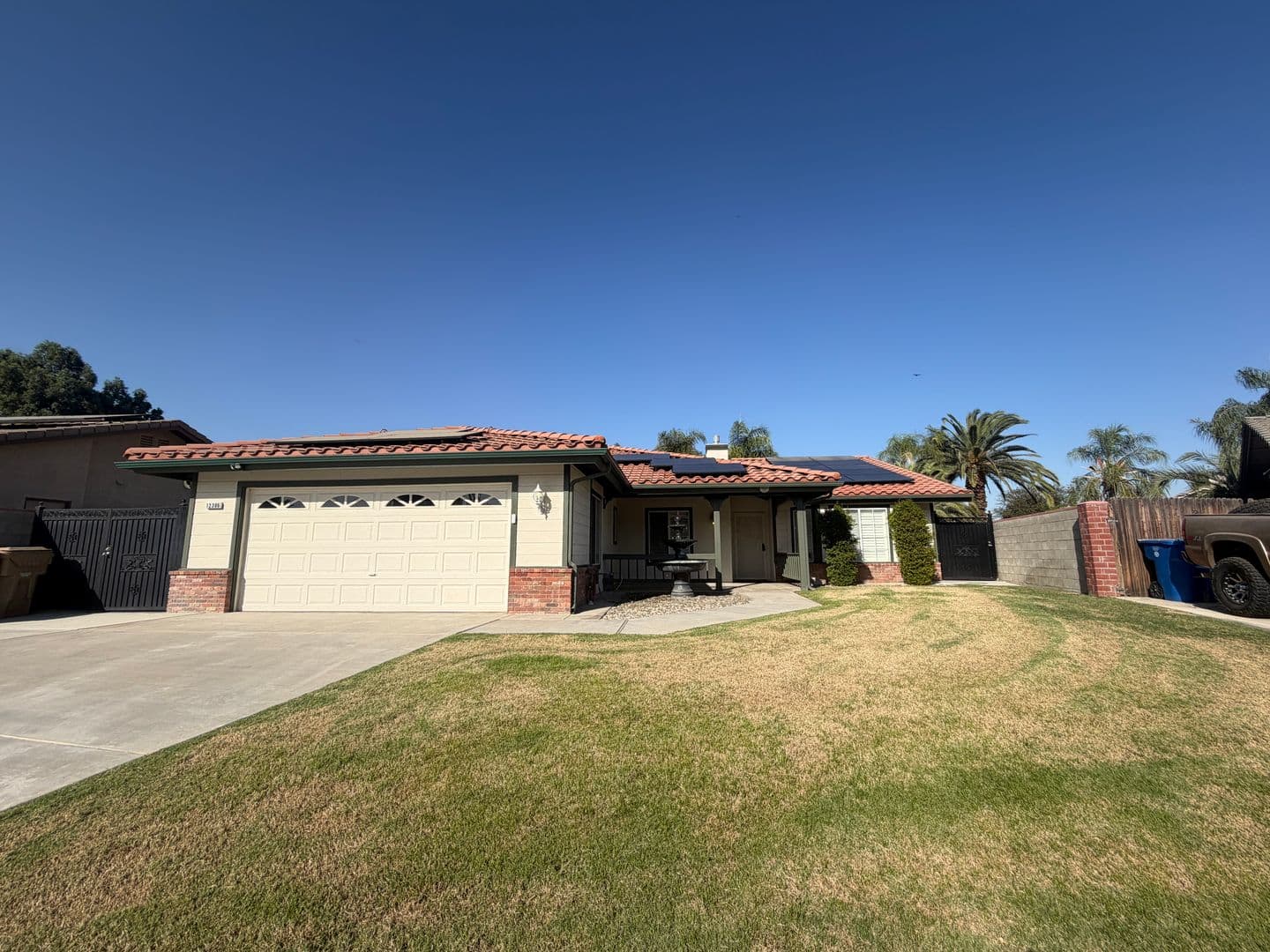 Bakersfield House: 12306 Andes Ave