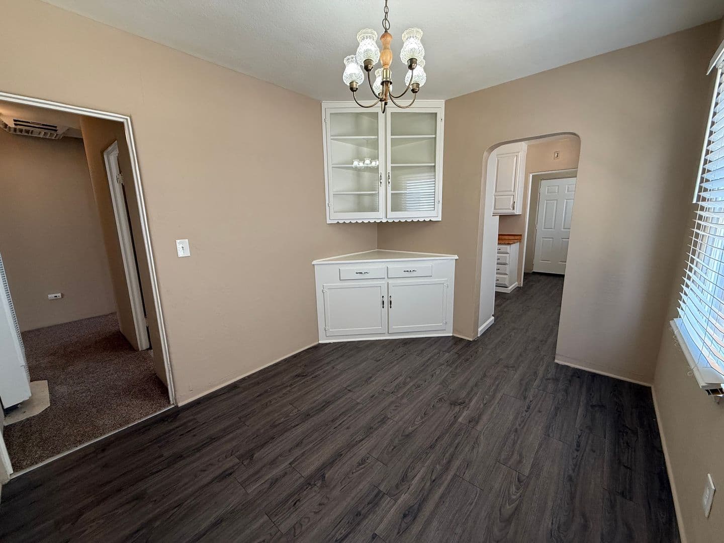 Bakersfield House: 218 Linda Vista Dr.