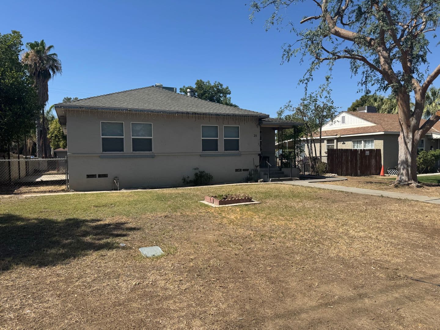 Bakersfield House: 25 Columbus St