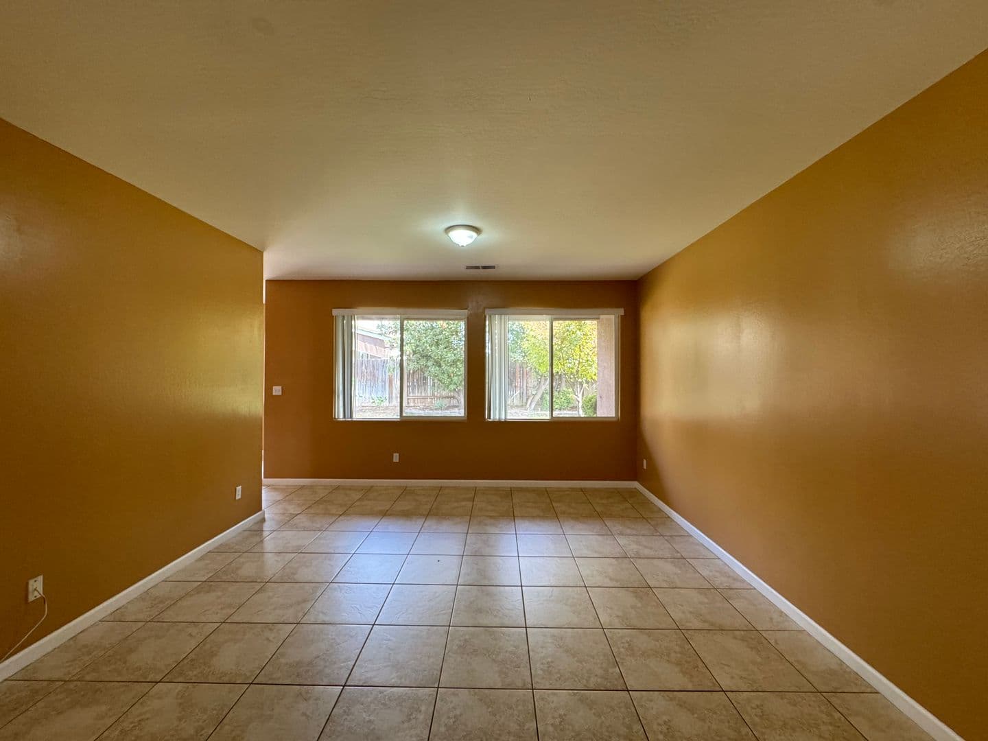 Bakersfield House: 5306 Challenger Ave