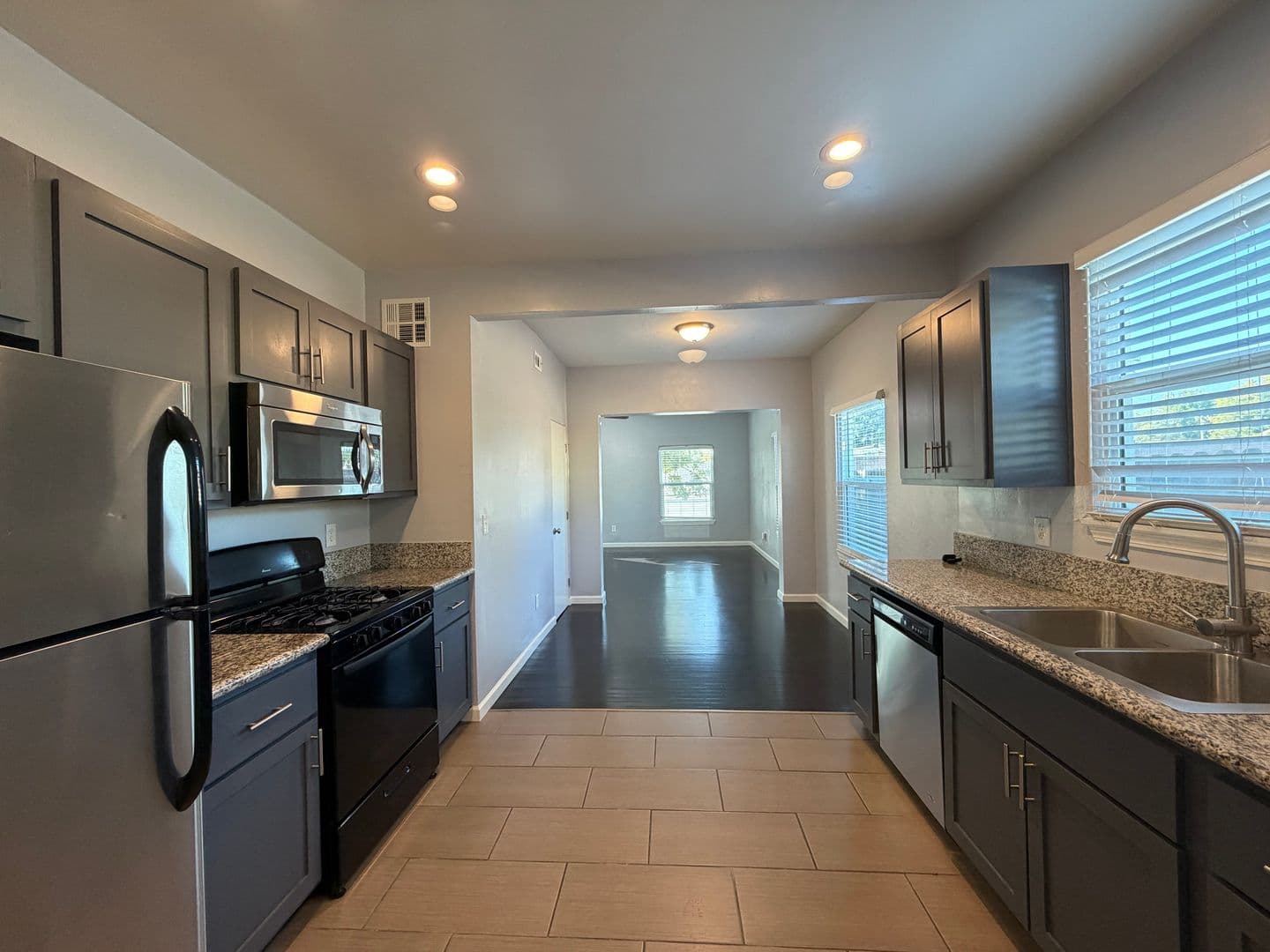 Bakersfield Apartment: 24th Street