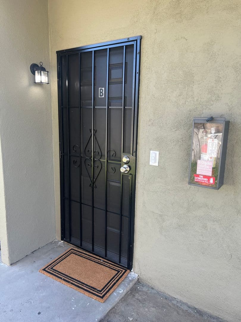 Bakersfield Apartment: 1720 Orange Street