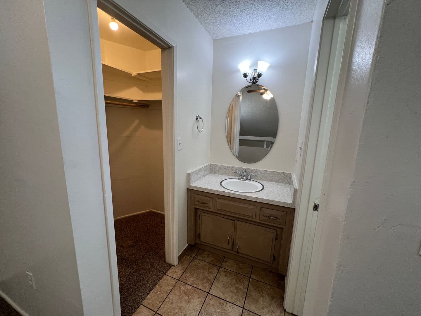 Bakersfield Apartment: 2810 ½ N. Chester Ave