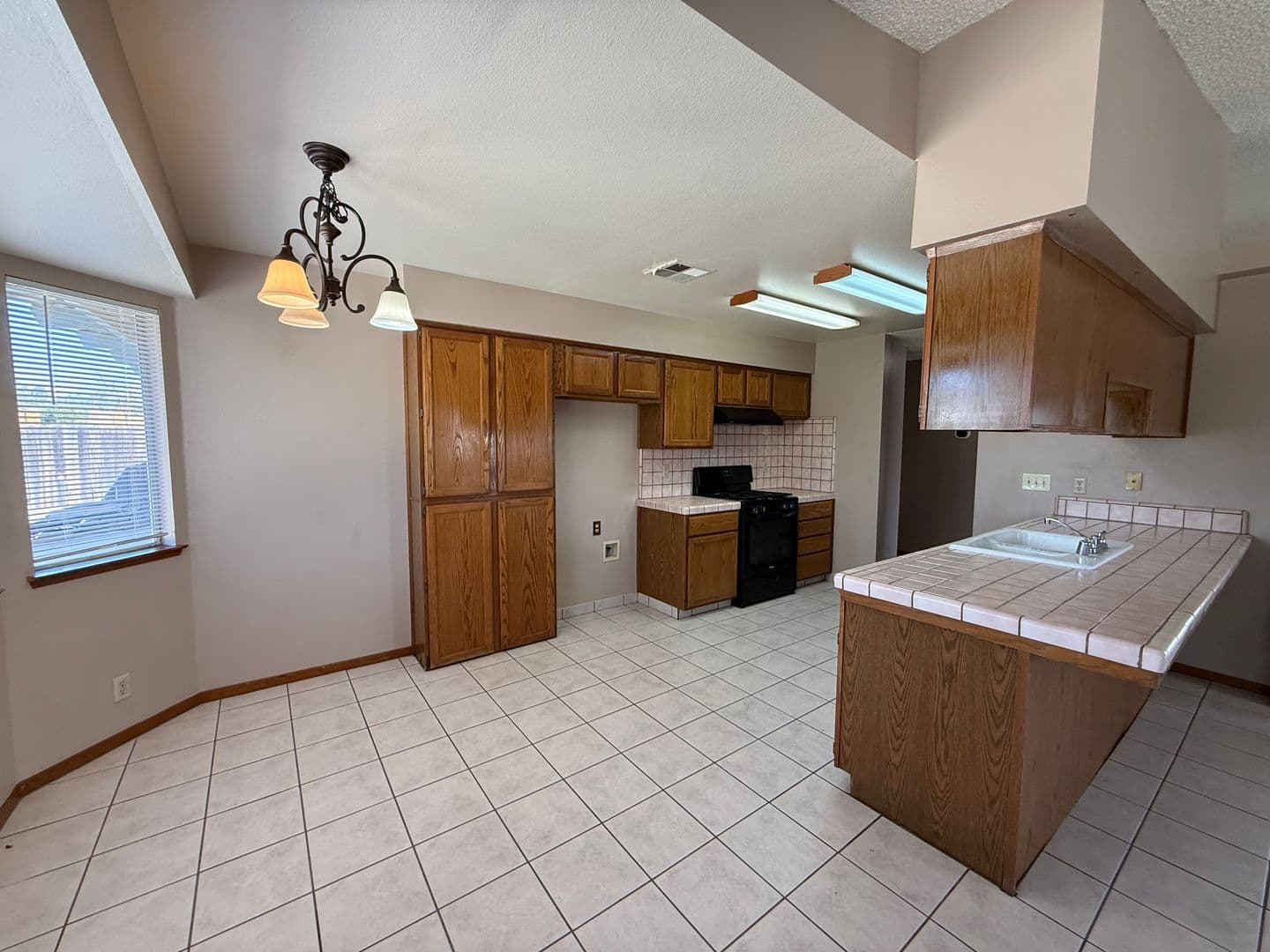 Hanford House: 980 Lakewood Drive