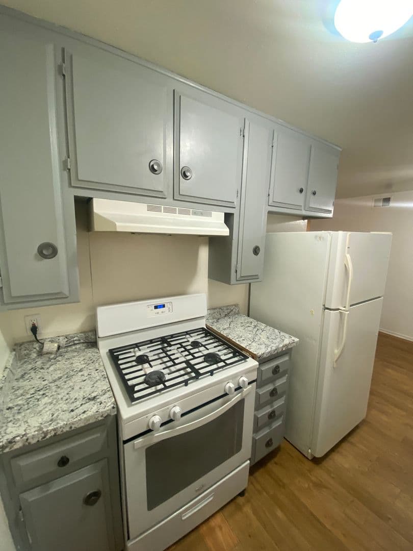 Bakersfield Apartment: 1001 W. Columbus St