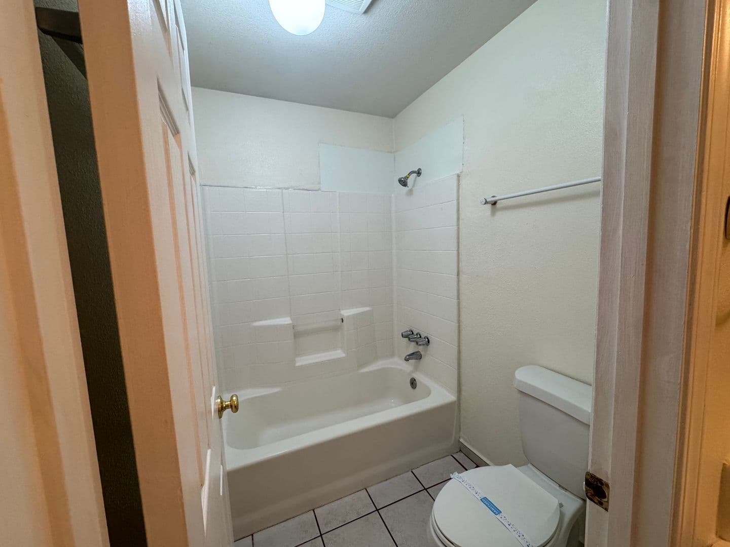 Bakersfield House: 5917 Dorset Dr.