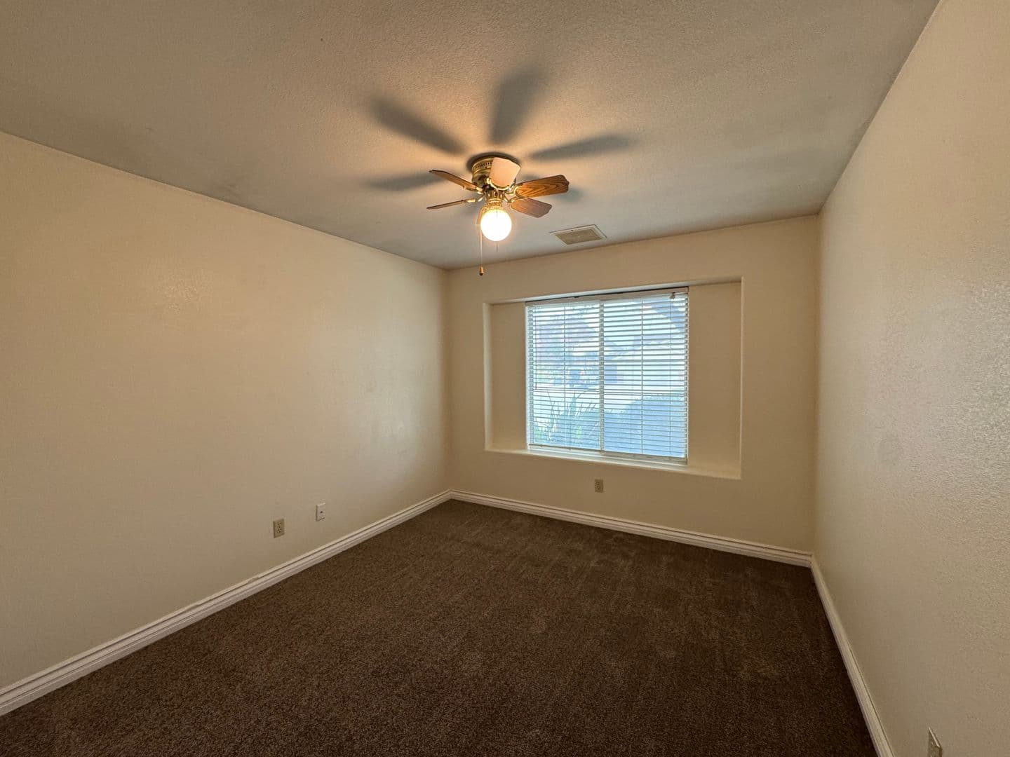 Bakersfield House: 5917 Dorset Dr.