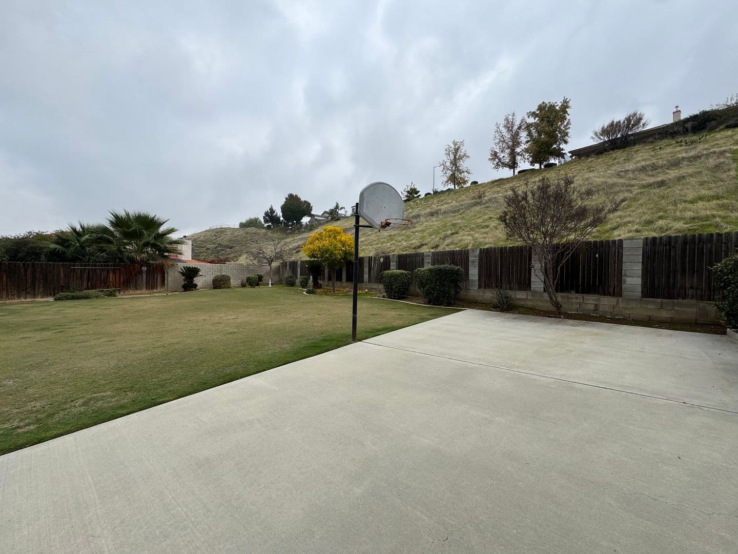 Bakersfield House: 5917 Dorset Dr.