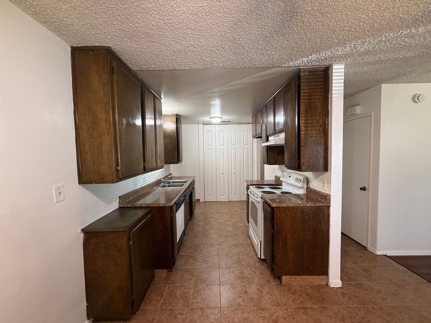 Bakersfield House: 3612 Cardamon Drive