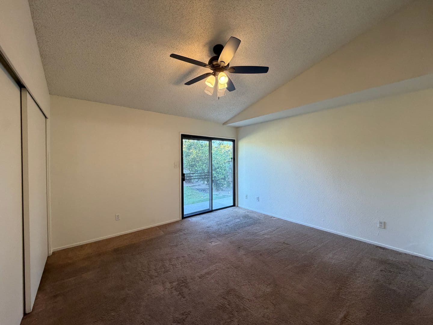 Bakersfield House: 9408 Carvalho Ct