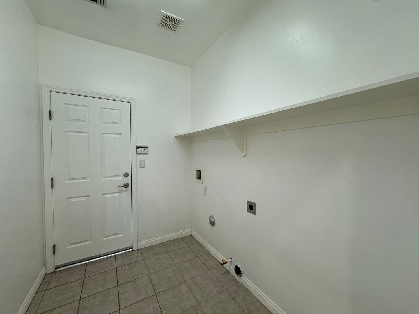 Bakersfield House: 11507 Braemar Lane