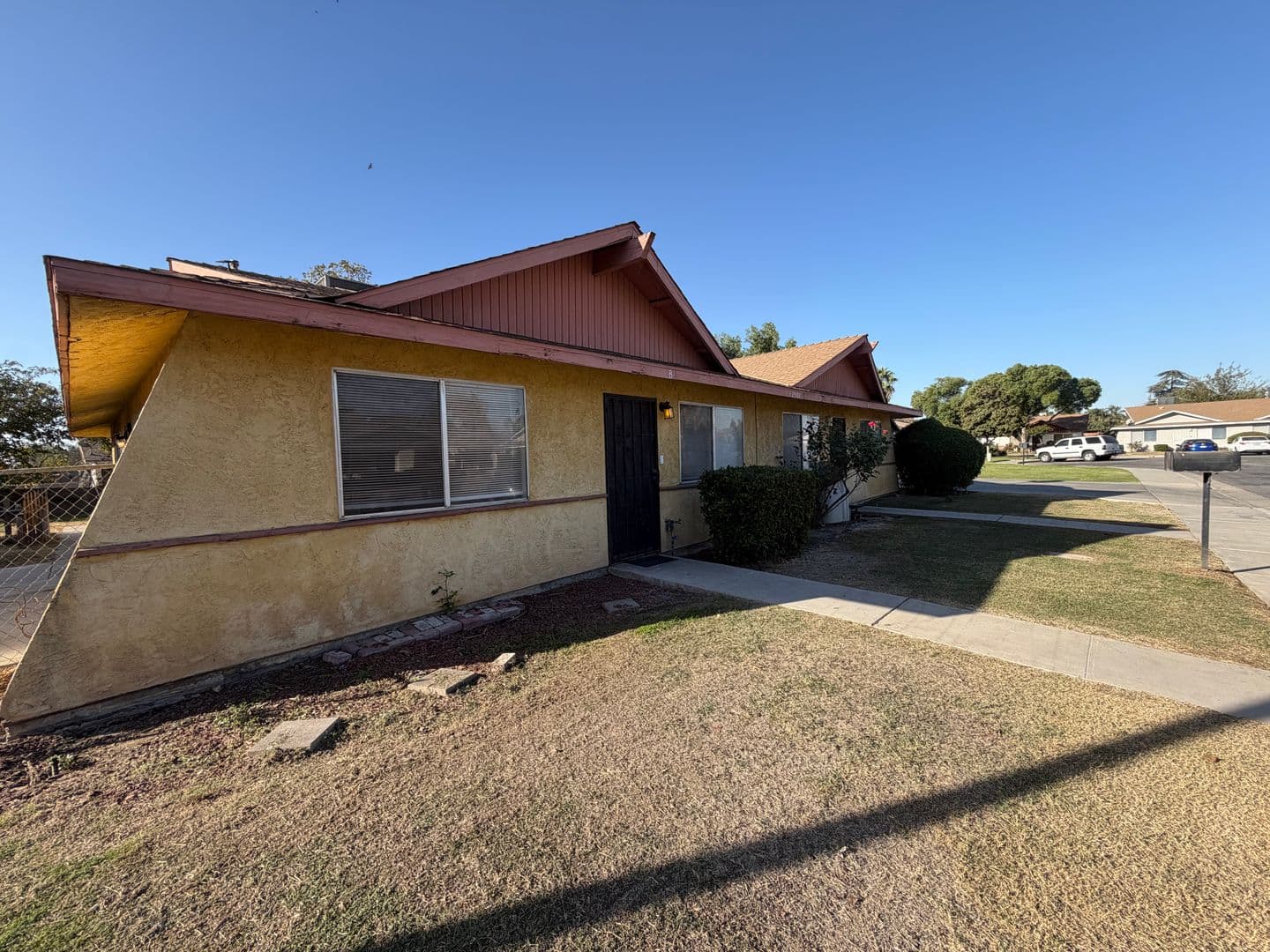 Bakersfield Apartment: 2501 Bea Court