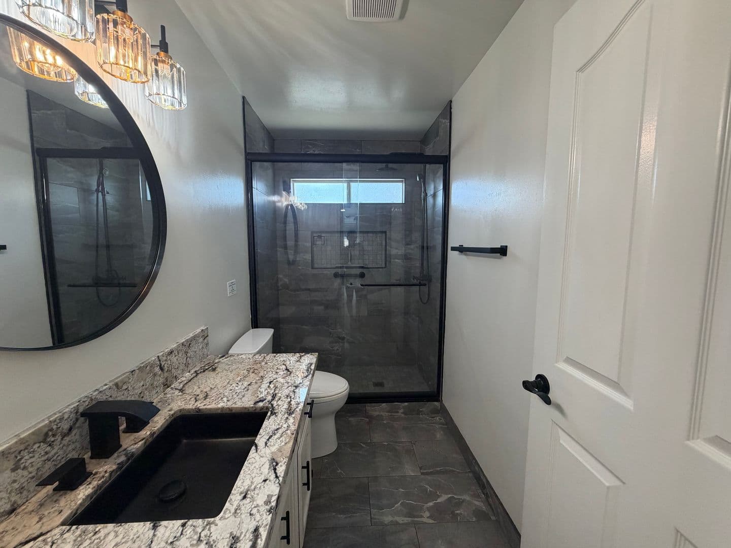 Bakersfield House: 12306 Andes Ave