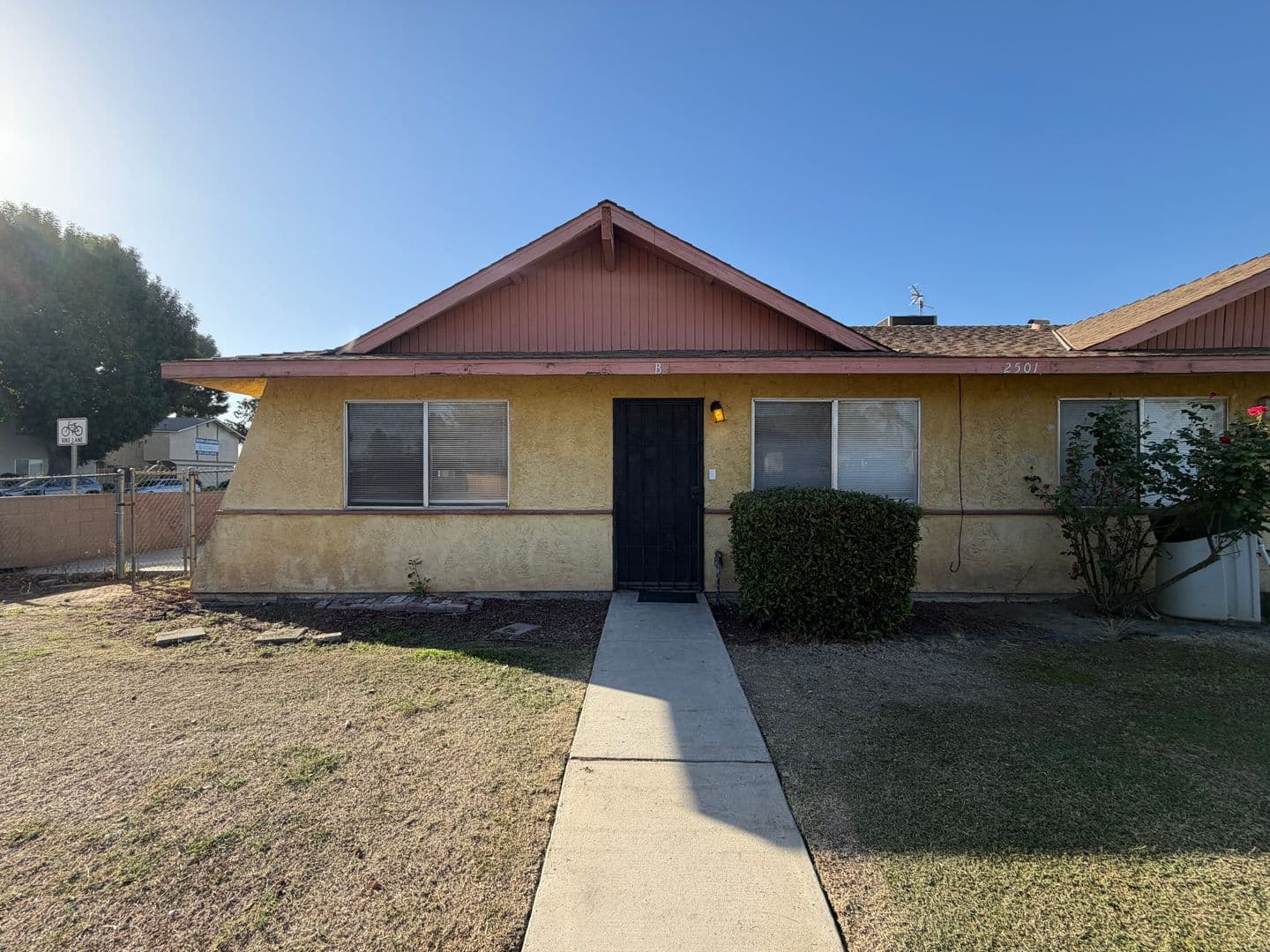 Bakersfield Apartment: 2501 Bea Court