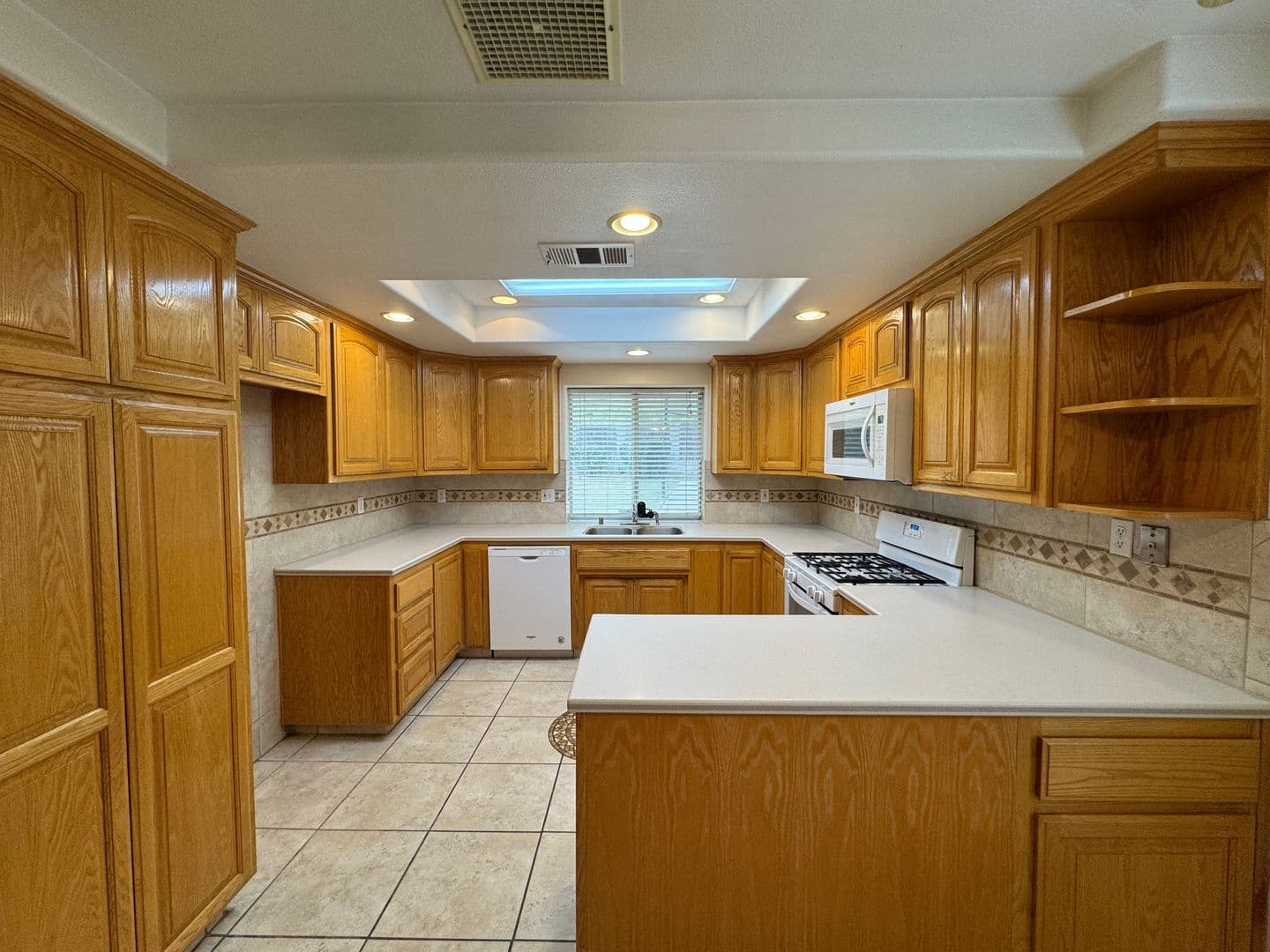 Bakersfield House: 5917 Dorset Dr.
