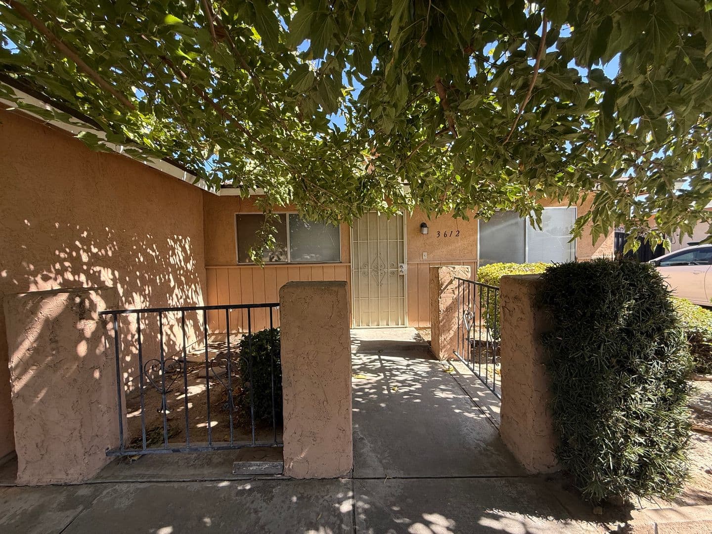 Bakersfield House: 3612 Cardamon Drive
