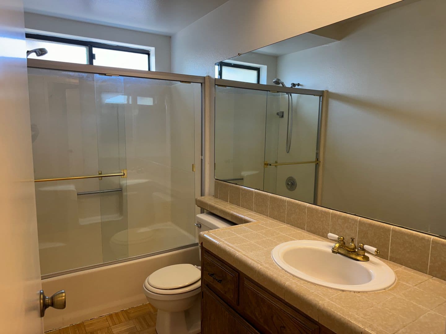 Bakersfield House: 6005 Derrick Street