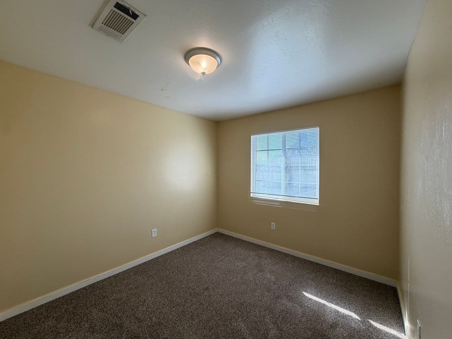 Bakersfield Apartment: 253 Stine Road