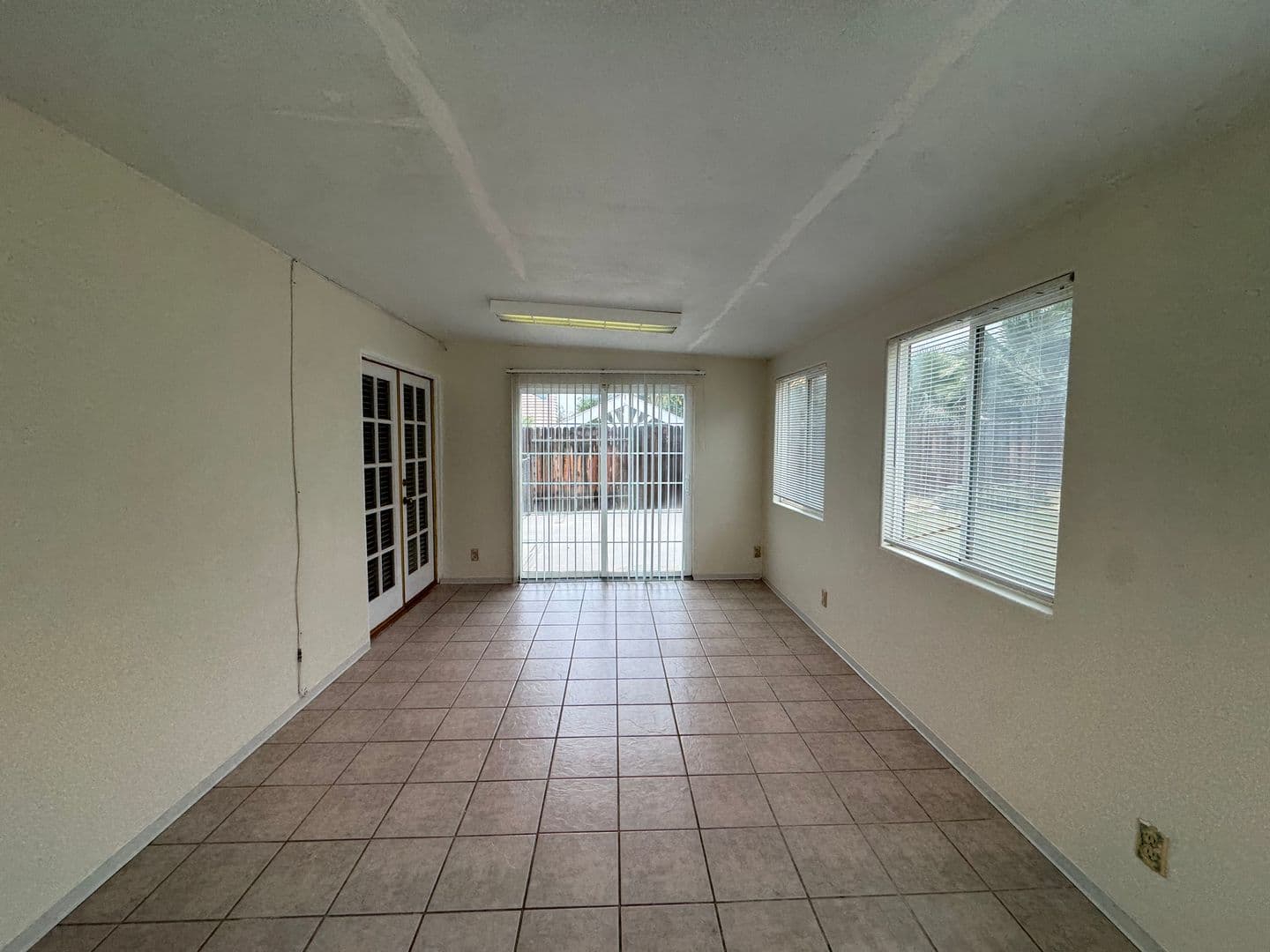 Bakersfield House: 5917 Dorset Dr.