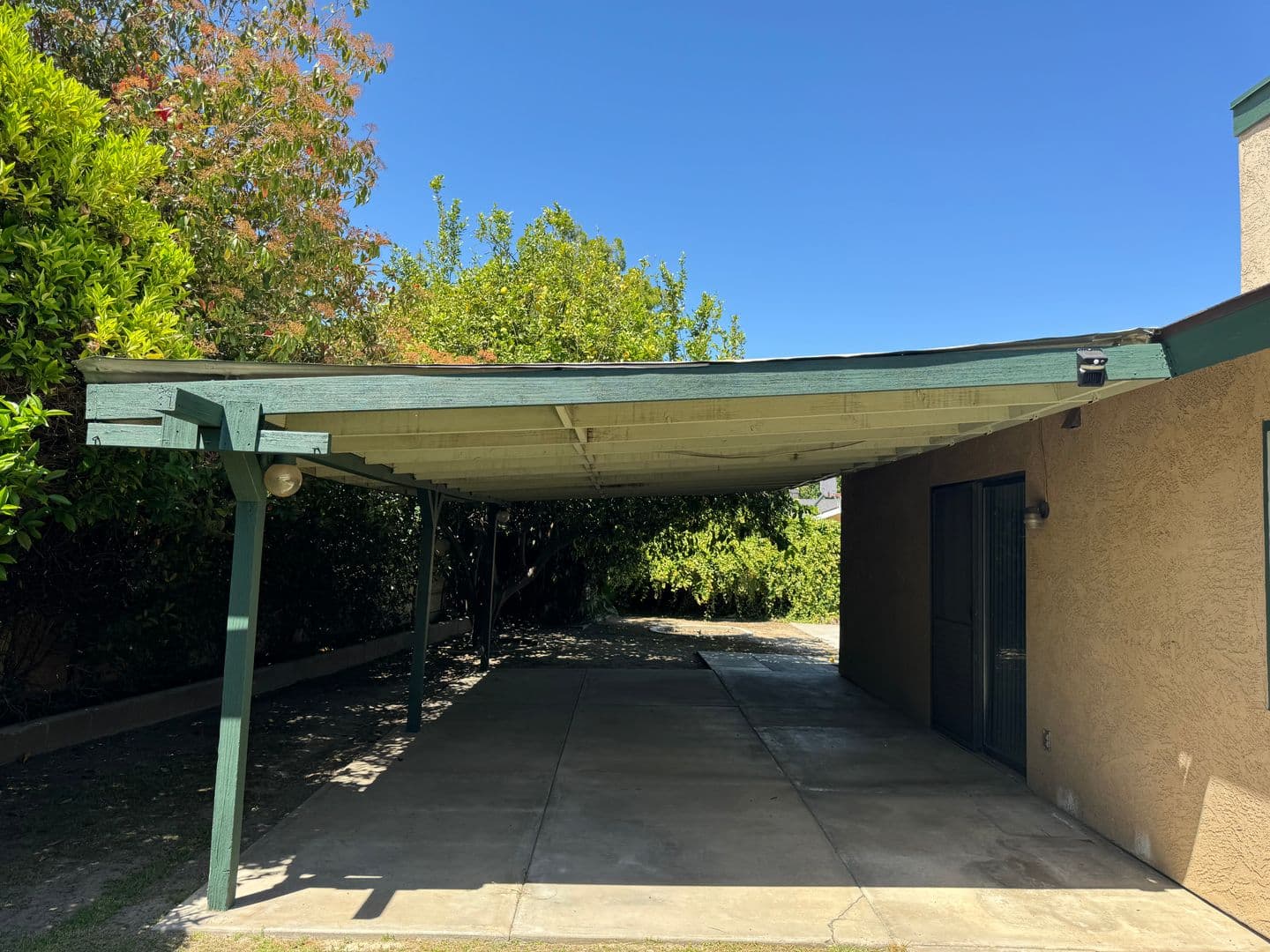 Bakersfield House: 6005 Derrick Street