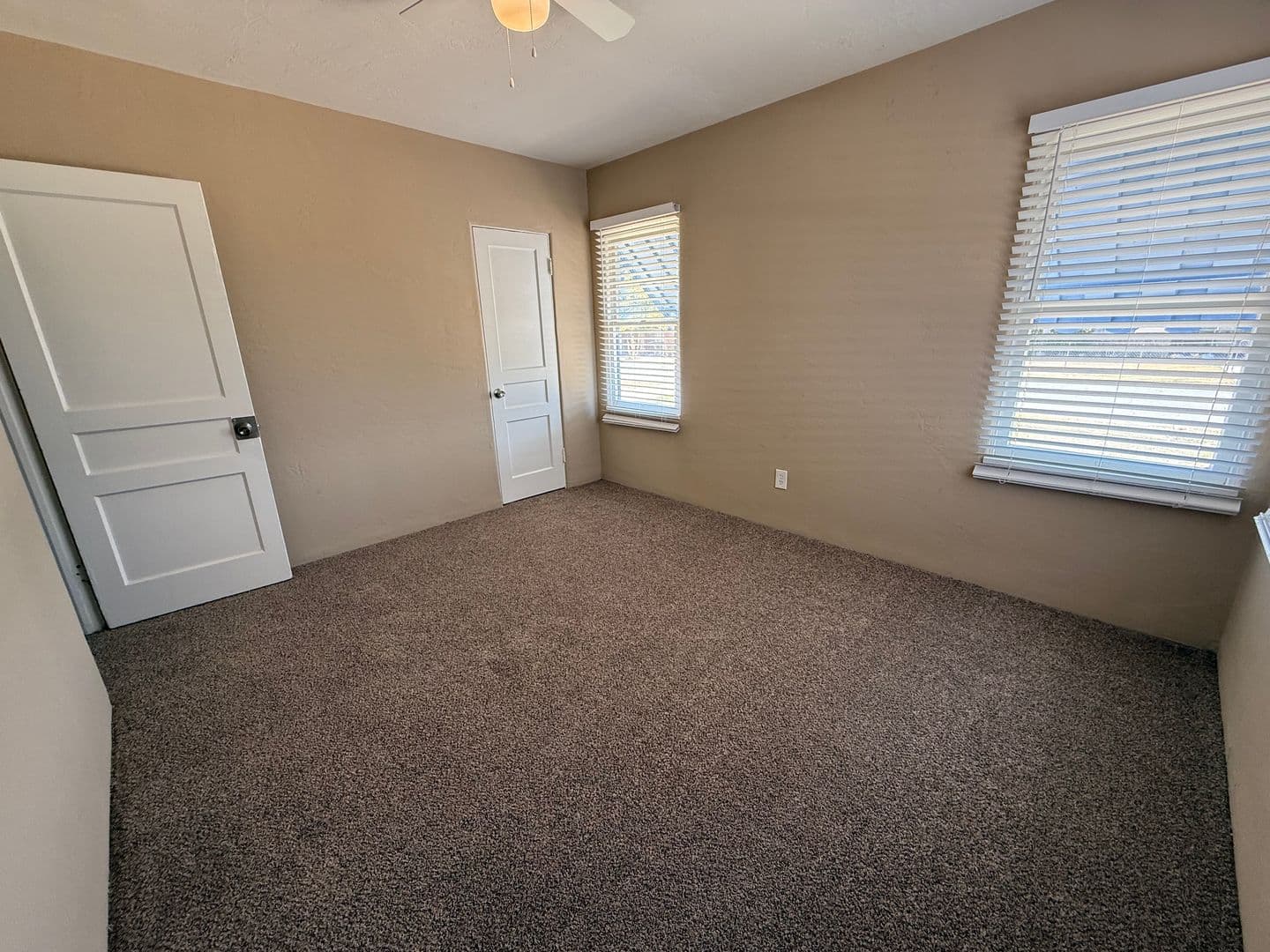 Bakersfield House: 218 Linda Vista Dr.