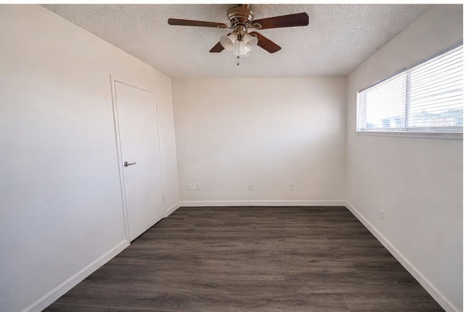Bakersfield Apartment: 420 S Real Rd