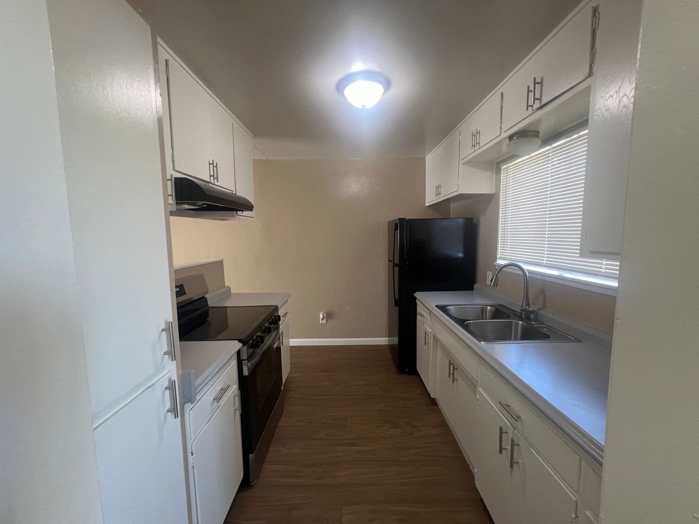 Bakersfield Apartment: 1720 Orange Street