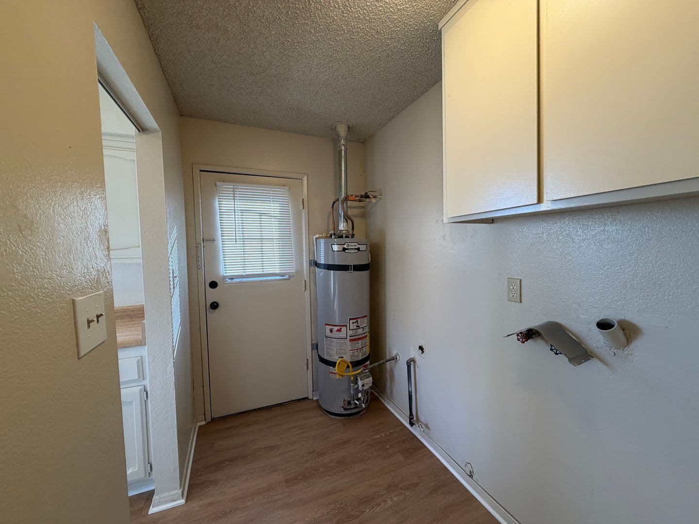 Bakersfield Apartment: 2501 Bea Court