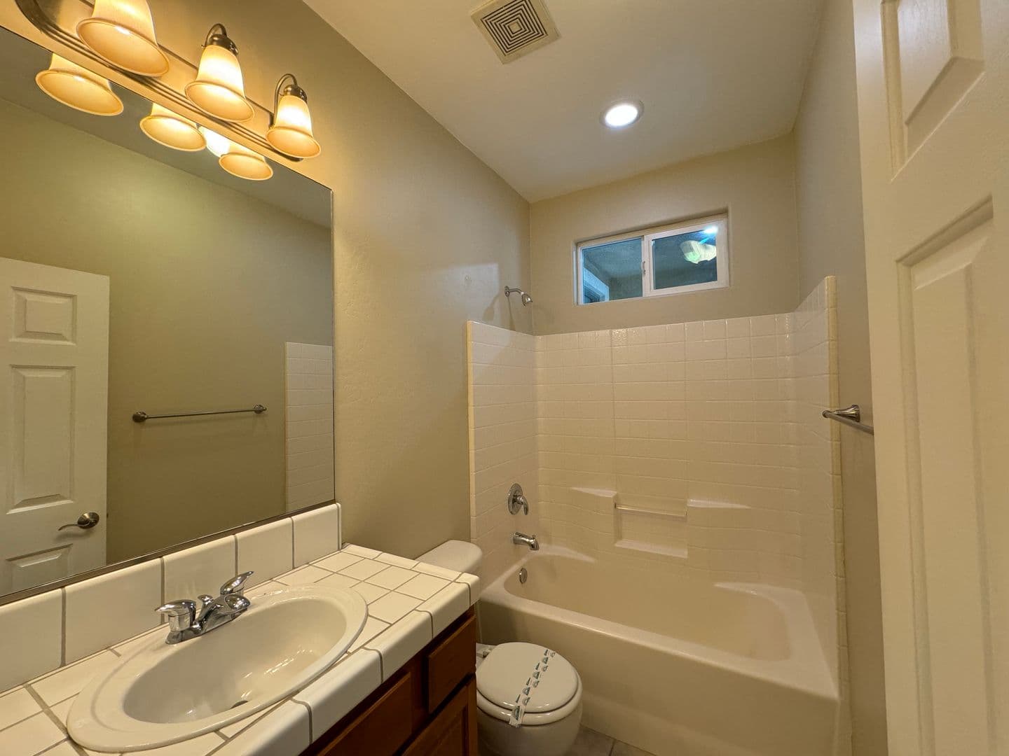 Bakersfield House: 11507 Braemar Lane