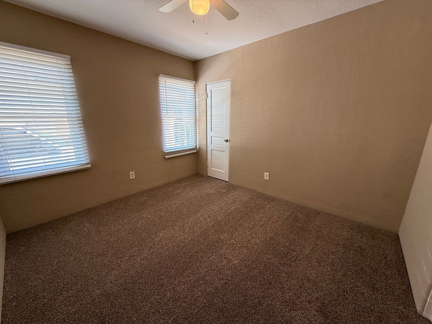 Bakersfield House: 218 Linda Vista Dr.