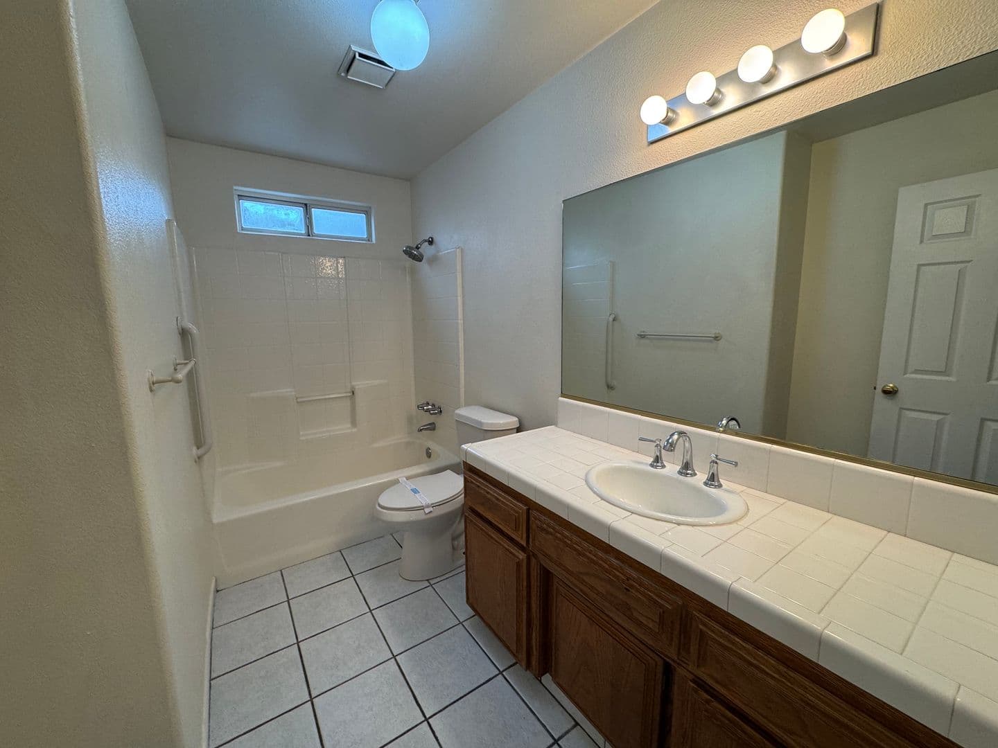 Bakersfield House: 5917 Dorset Dr.