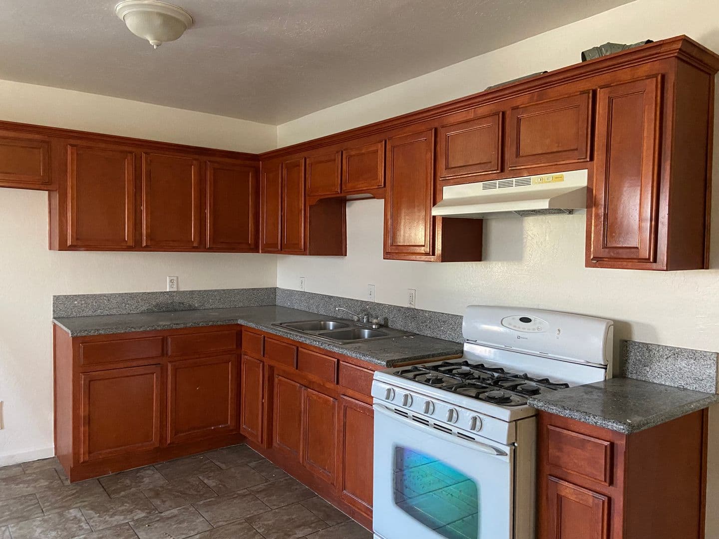 Bakersfield Apartment: 520-530 Union Ave