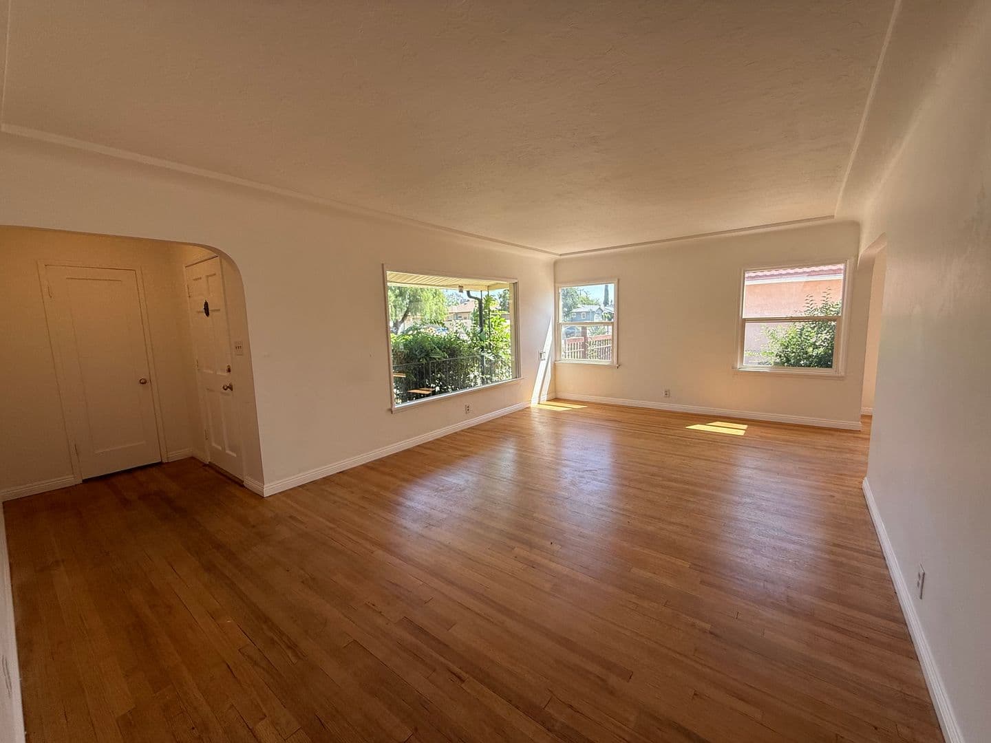 Bakersfield Apartment: 115 Irene St.