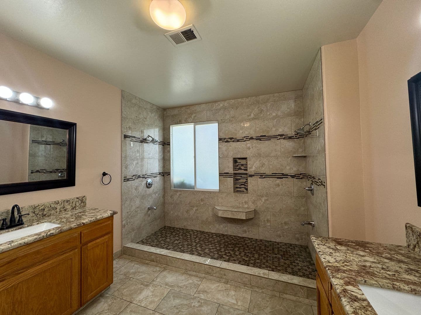 Bakersfield House: 5306 Challenger Ave