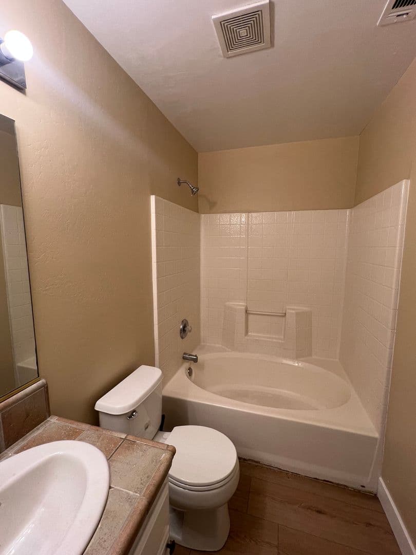 Bakersfield House: 4205 Serene Oak Dr