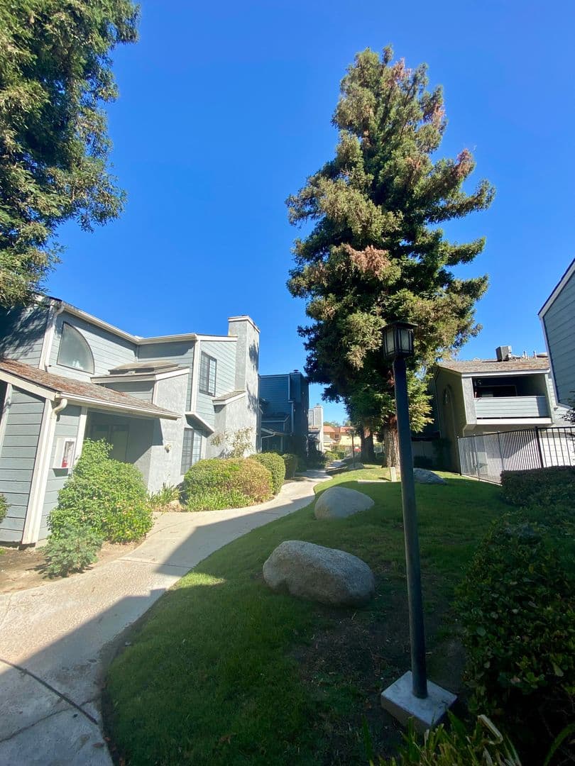 Bakersfield Condo: 7330 Stockdale Highway #19