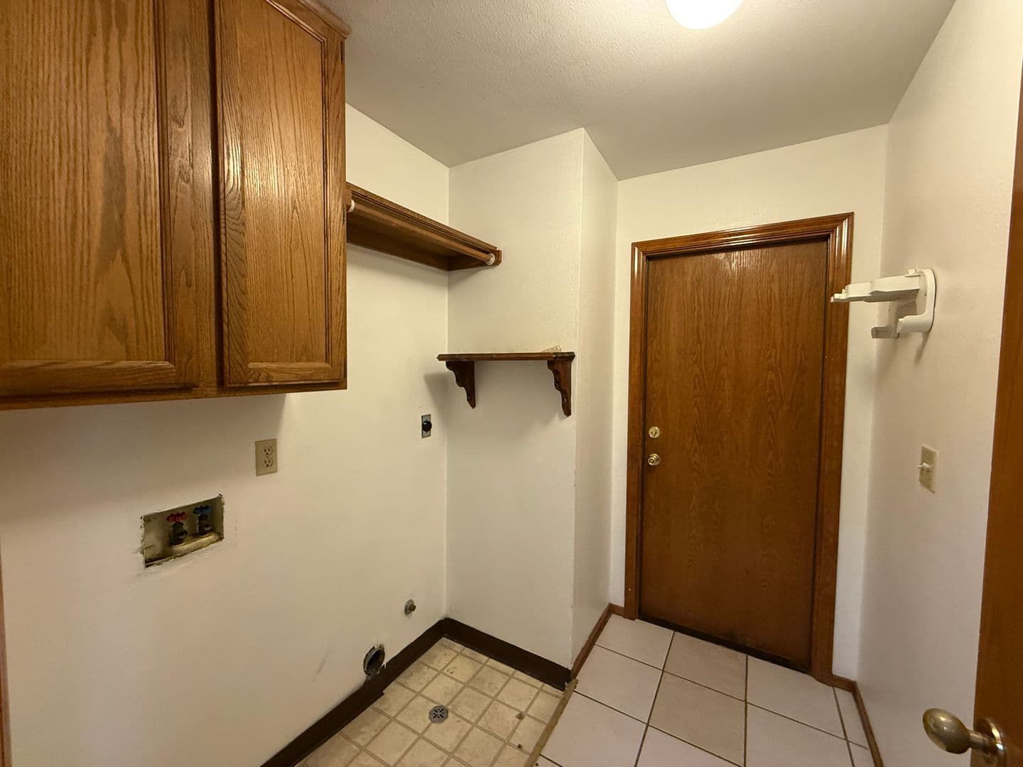 Hanford House: 980 Lakewood Drive