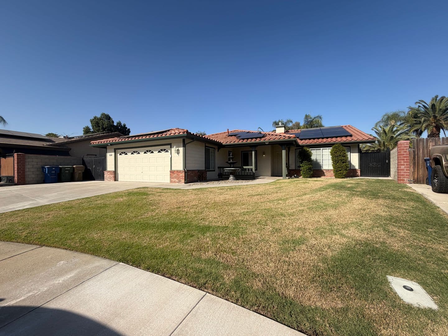 Bakersfield House: 12306 Andes Ave