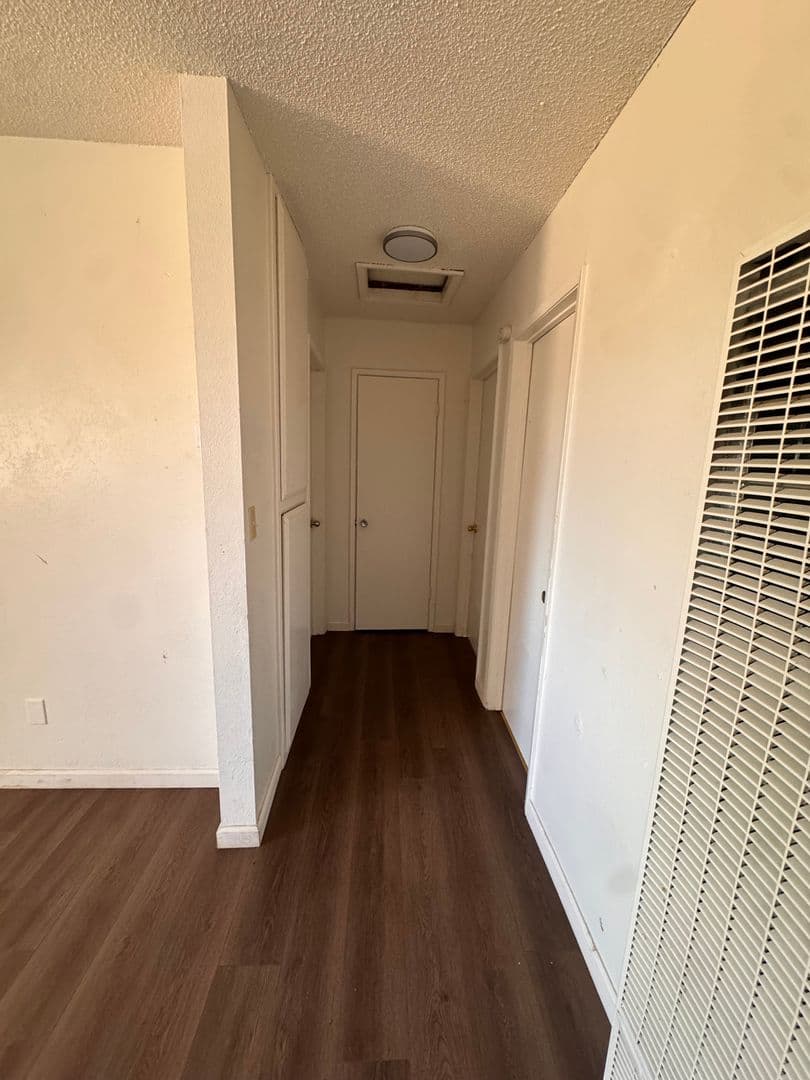 Bakersfield Apartment: 420 S Real Rd