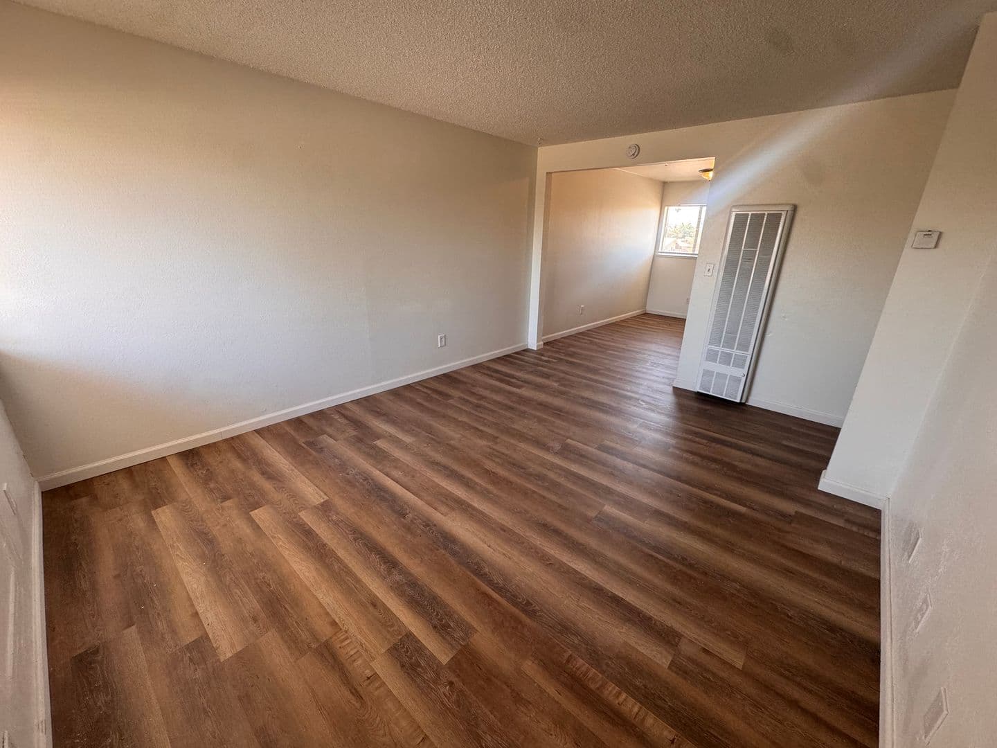 Bakersfield Apartment: 420 S Real Rd