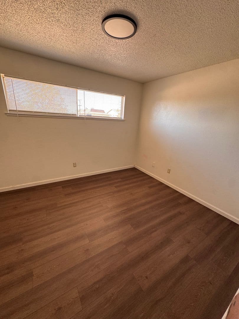 Bakersfield Apartment: 420 S Real Rd