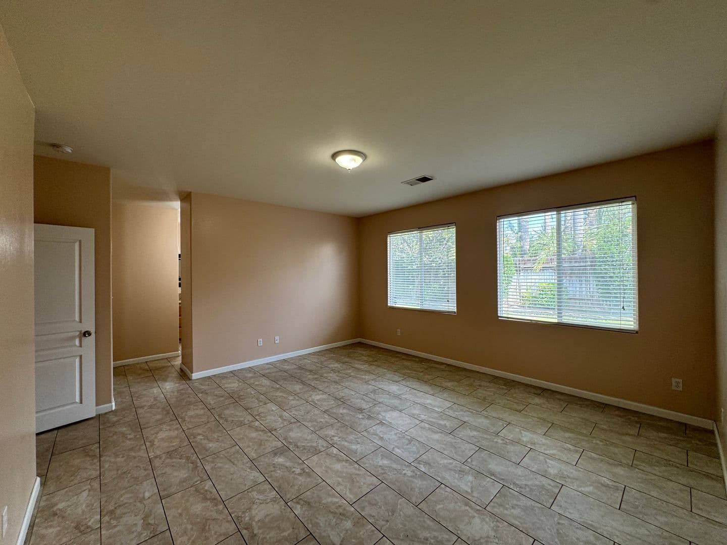 Bakersfield House: 5306 Challenger Ave