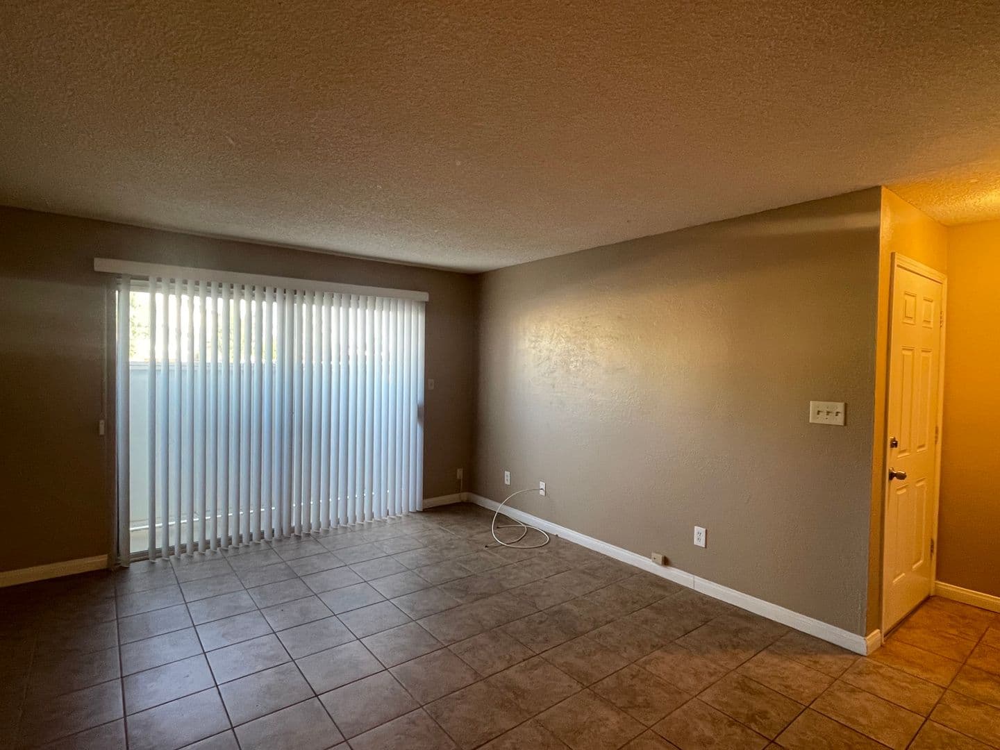 Bakersfield Apartment: 4820 Columbus Street