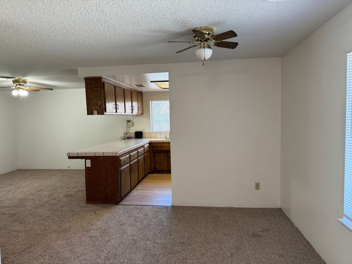 Bakersfield House: 6005 Derrick Street