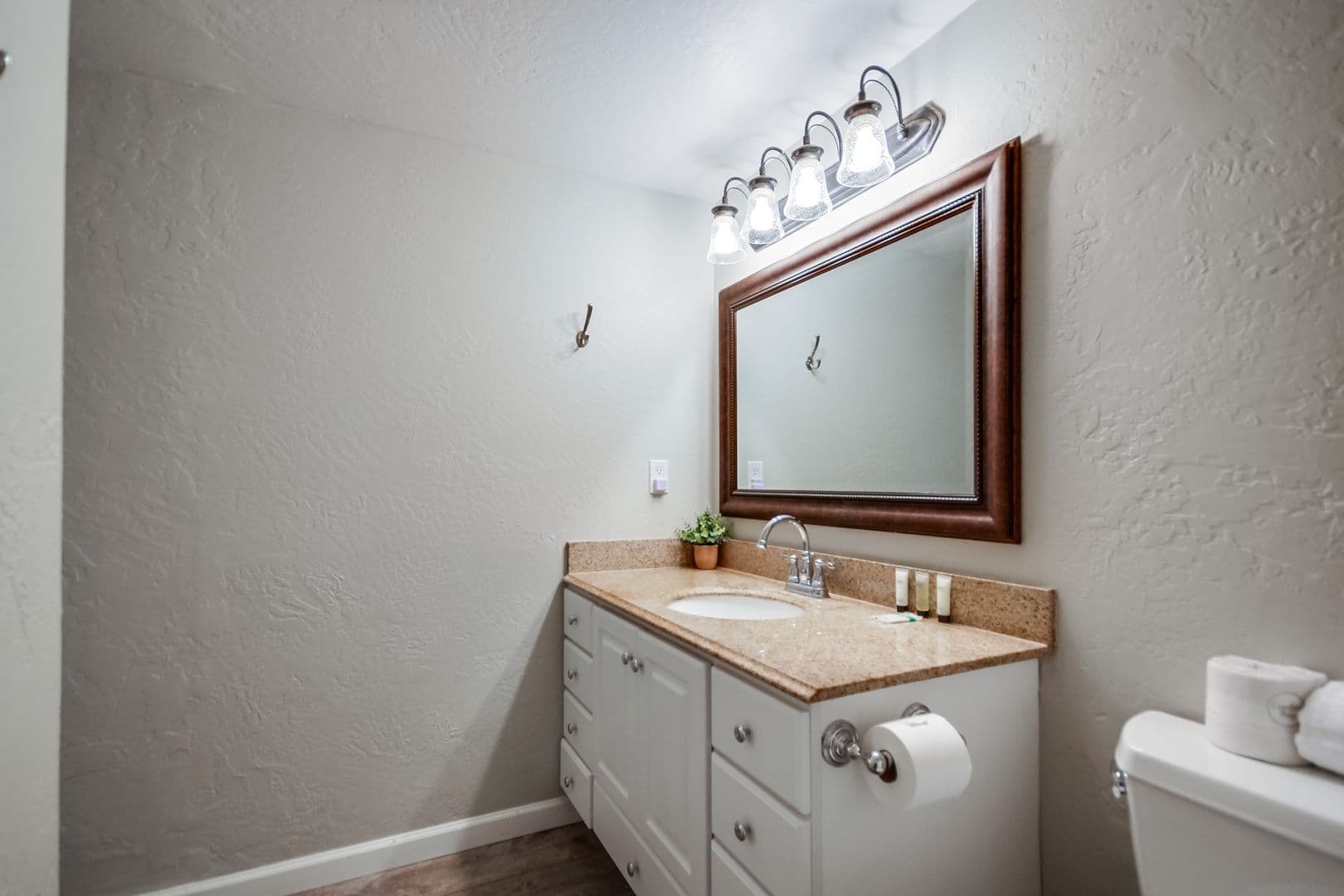 San Diego Condo: 824 Island Ct Unit 1