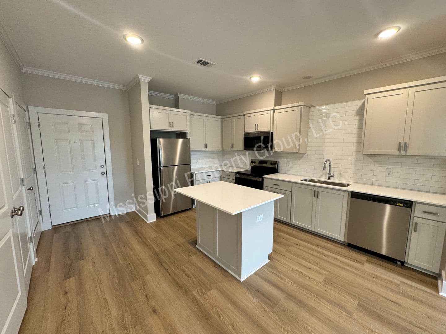 Oxford Apartment: 1207 Pleasant Drive