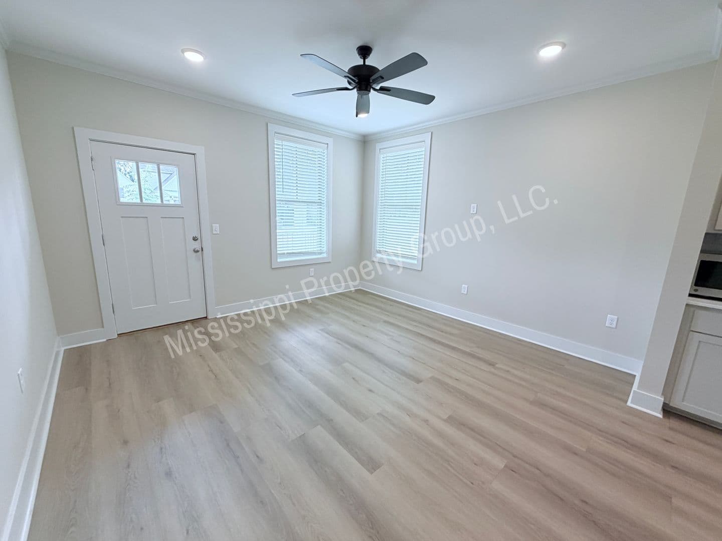 Oxford Apartment: 1205 Pleasant Drive