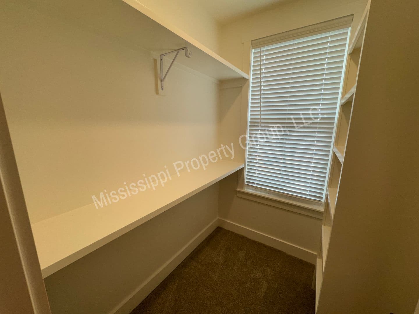 Oxford Townhome: 1843 Reserve Loop