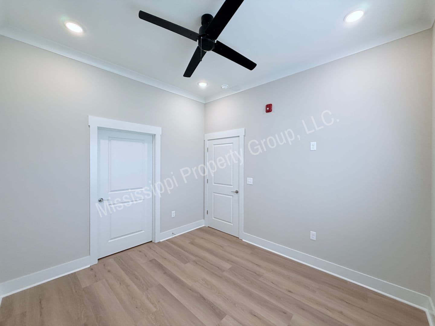 Oxford Apartment: 1401 Chickasaw Road